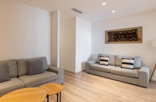 L'Antiga Esquerra de l'Eixample Apartment | SUPERIOR 4 BEDROOM APARTMENT