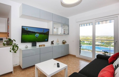 La Pineda Apartment | LOS JUNCOS HomeStay by Turismar