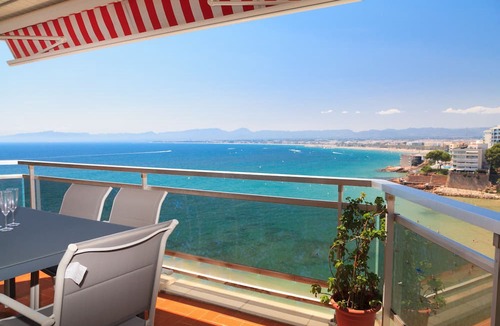 Salou City Centre Apartment | FANTASTIC BEACH FRONT APARTMENT IN SALOU 068 BAHIA