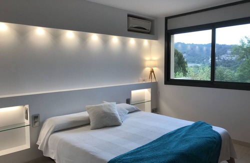 Abrera House | House for 8-9 people 25 min from Barcelona, Montserrat, Sitges, Penedes.