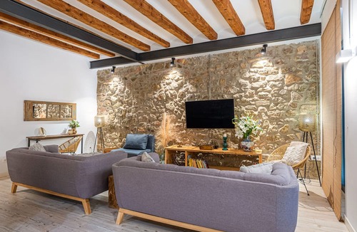 Balaguer Apartment | Bed and Breakfast 'Habitació' with Shared Terrace, Wi-Fi and Air Conditioning