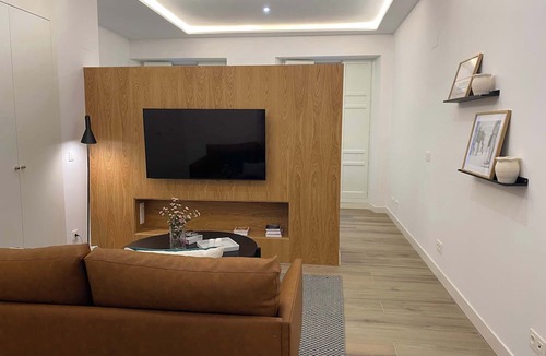 Malasana Apartment | w* | Trendy & Bright 1BR Stay in Chueca