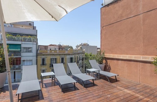 el Fort Pienc Apartment | Barcelona Gothic Quarter Pool Apartment for 8