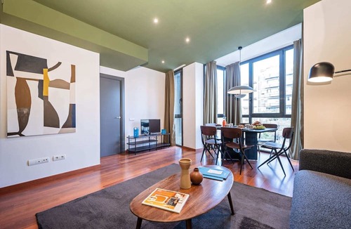 Esquerra de l'Eixample Apartment | Sweett | Roma 6A - Three Bedroom Apartment, Sleeps 6