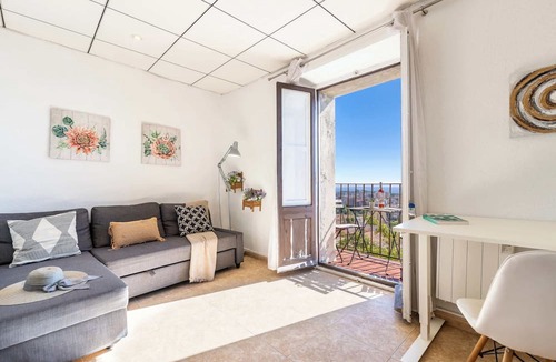 Old Town Apartment | Rovellat - Unik Vacation