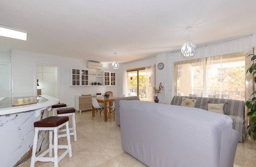 Salou City Centre Apartment | 2-Bedroom Apartment with air conditioning and Pool · UHC MICHELANGELO 238