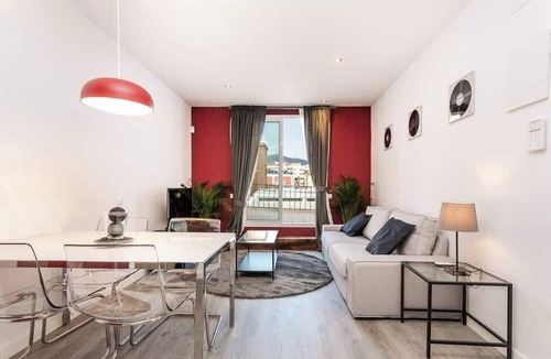 Collblanc y La Torrassa Apartment | Elegant and luxurious interior designed apartment, perfect for those who are in search of the finer things in life.