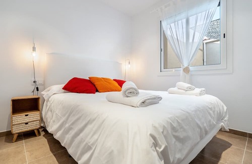 Calafell Apartment | Apartment 'Mabicarent Playa 1' with Private Terrace, Wi-Fi and Air Conditioning