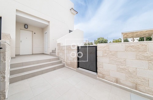 Quesada Apartment | Luz de la Mata Penthouse, Golf, sea and lake views, by OYOOSTAYS