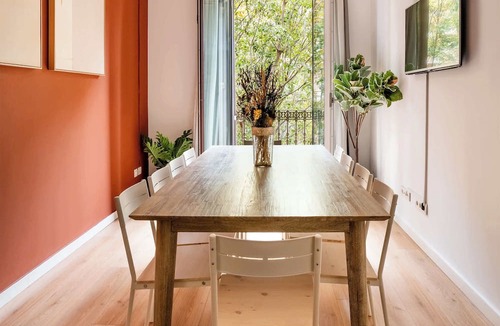 L'Antiga Esquerra de l'Eixample Apartment | Gorgeous 4bed 4bath close to City Center