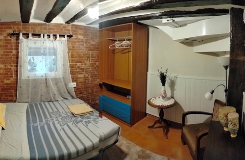 Fuenmayor House | 2Bed Traditional Apt - Private Balcony - Fuenmayor