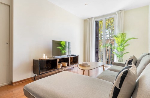 La Nova Esquerra de l'Eixample Apartment | Stylish 2-Bedroom Apartment in Eixample, Near Plaza Espanya