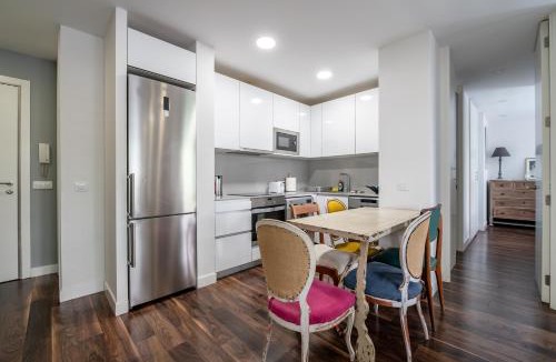 Gaztambide Apartment | Confort, 2 Baños y AC-A 6 min en Metro de Gran Vía