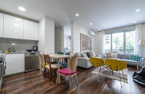 Gaztambide Apartment | Confort, 2 Baños y AC-A 6 min en Metro de Gran Vía