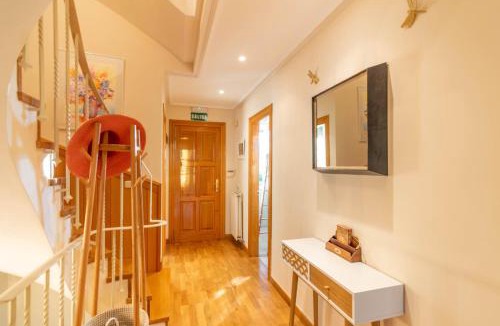 Gorraiz House | Gran chalet con jardín a 5 minutos de Pamplona