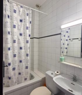 Viladecans Hostel | Los Hermanos