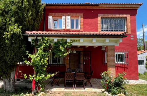 Siguenza House | Casa Roja Sigüenza