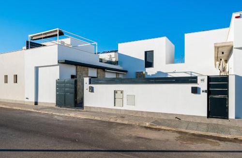 Daya Vieja House | Moderna Casa VillaCristal