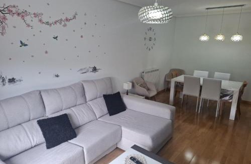 Olite Apartment | Espectacular vivienda unifamiliar con jardín en Olite