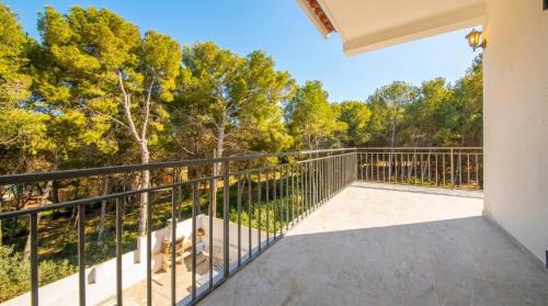 Torredembarra Villa | Villa Playa del Sur A 250 metros de una magnifica playa Capacidad más de 16 AC 6 Suites Piscina XL