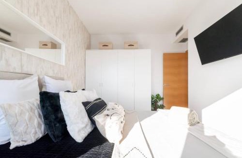 Cornella de Llobregat Apartment | Penthouse with Private Terrace & Pool Access