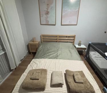 Tudela House | Family home with pool and garden in Tudela center