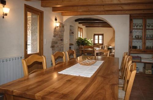 La Baronia de Rialb House | Casa con piscina y vistas a montaña - Cal Solsona