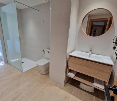 La Puebla de Castro Apartment | Casa albañil, aptos en la Ribagorza, arte, ciclismo, naturaleza y enoturismo, entre Graus y Torreciudad