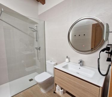 La Puebla de Castro Apartment | Casa albañil, aptos en la Ribagorza, arte, ciclismo, naturaleza y enoturismo, entre Graus y Torreciudad