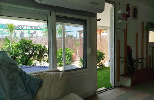 Beniajan House | Caravana en la huerta
