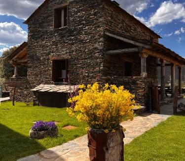 Campillo de Ranas Apartment | Refugios Del Valle Negro