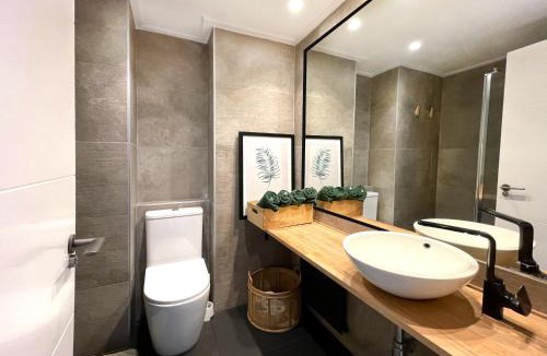Vitoria-Gasteiz Old Town Apartment | Luxury Cercas Bajas Vitoria