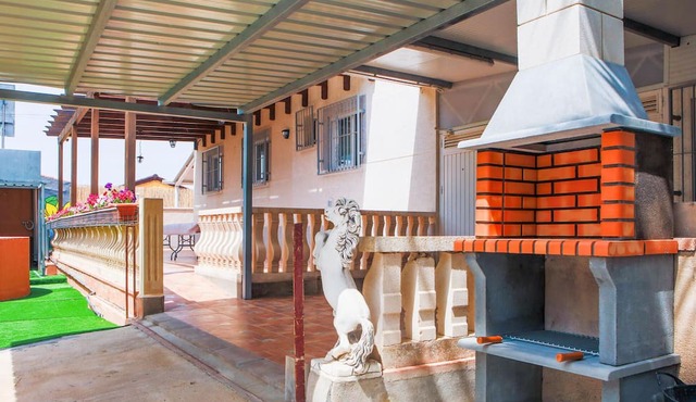 Are you dreaming of a comfortable family vacation? Then this vacation home with panoramic view and p