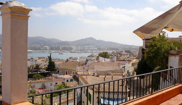 Apartment 'Navila Numero 2' with Shared Pool, Wi-Fi and Air Conditioning