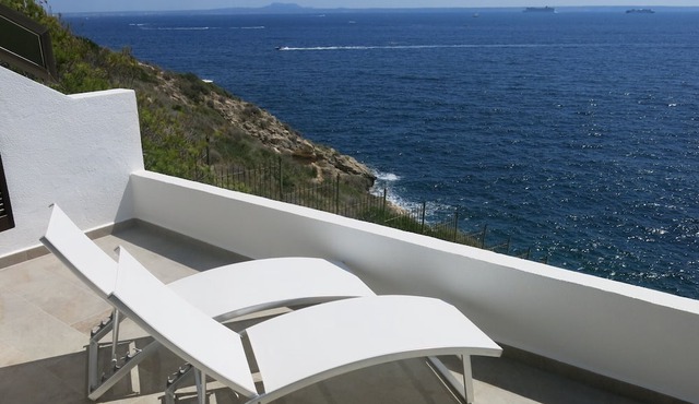 The BEST HOUSE in the area with lovely views over the Ocean