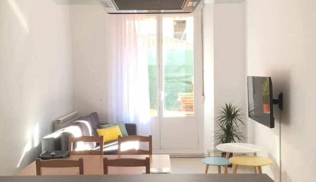 Apartamento con Terraza en el Casco Antiguo de Pamplona - Ayla San Fermín