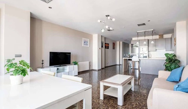 Modern flat with sea views in Valencia.