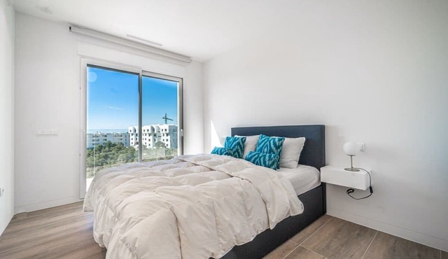 Stunning Penthouse Apartment in Las Colinas - LS18LC