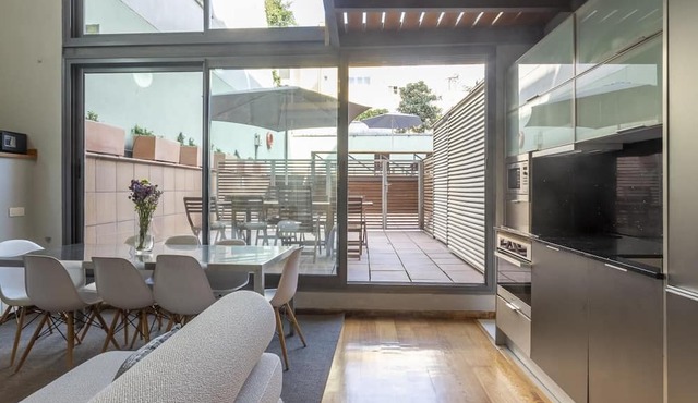 My Space Barcelona 6 Apart. in Gràcia has 40 people with pool and terrace