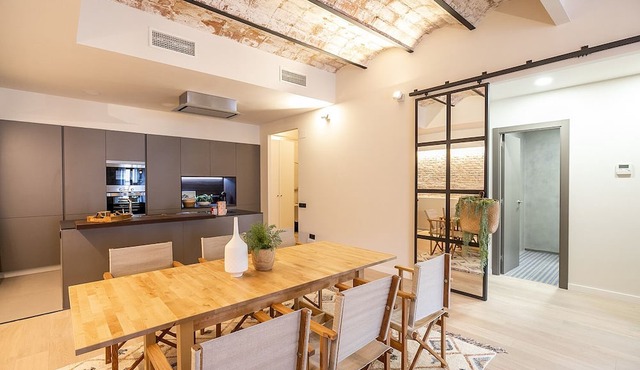 Two Bedroom apartment in Pere IV - You Stylish