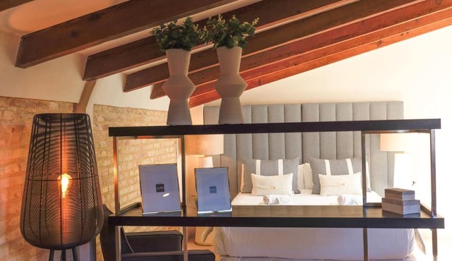 Sunny studio Loft, 2 to 4 pax Terrace Old City