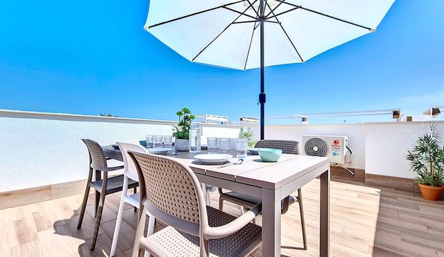 Penthouse apartment, roof terrace and pool