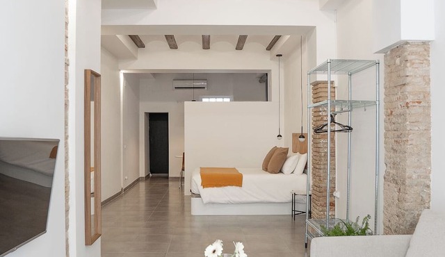 Charming 1-bedroom apartment in lovely València with WiFi, AC