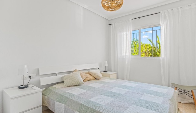 Apartment 'Bugenwilla Orihuela Costa' with Shared Pool, Wi-Fi and Air Conditioning