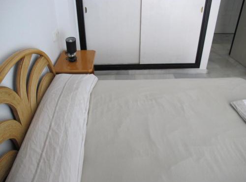 Apt Playa Bossa Ushuaia beachfront, reliable host