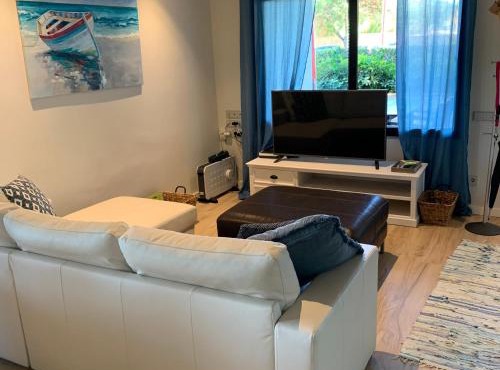 Stylish Beach House 600m to sea