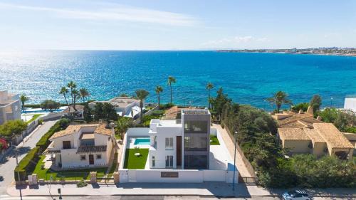 Private Villa Just Steps from the Beach