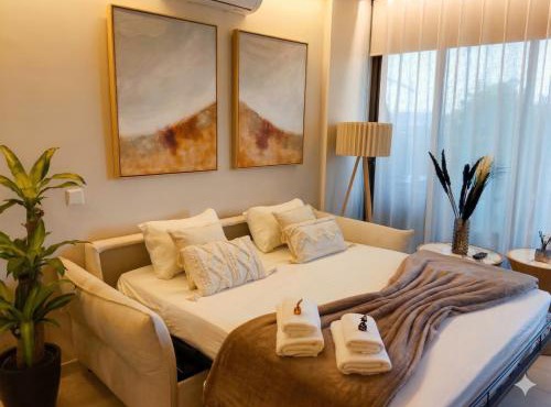 Luxury UCAM Studio, Desk and High Speed WiFi