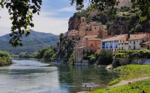 Masia Catalana SolSenyor by El Secret de la Conca