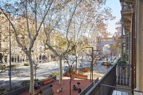 Modernist Apartment Arc de Triomf